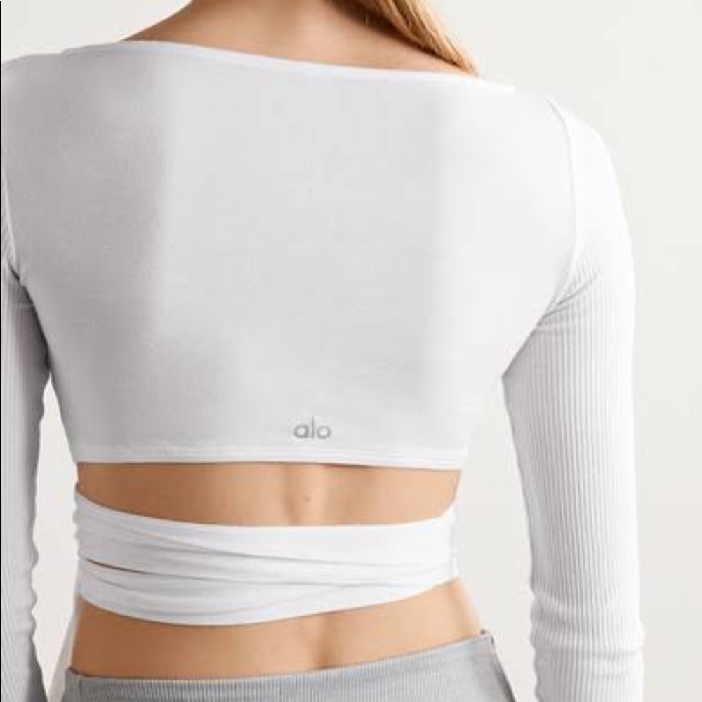 ALO YOGA BARRE LONG SLEEVE TOP - WHITE - SMALL